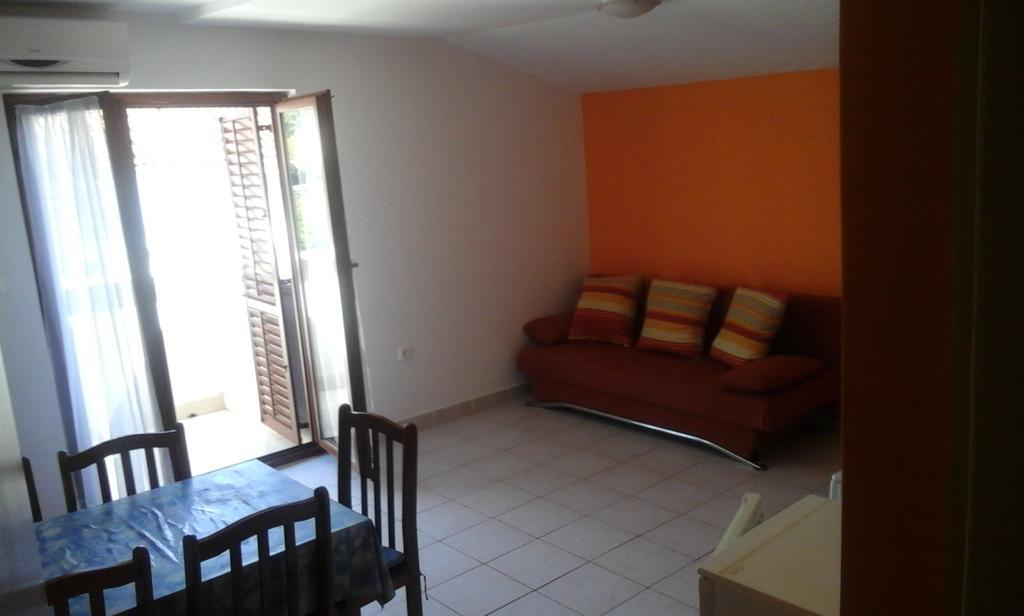 Apartment Rogic Biograd Na Moru Exterior foto
